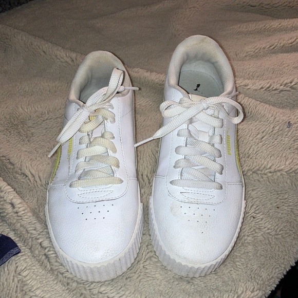 Puma Shoes - 🧜‍♀️ Puma Classic Woman’s Sneakers, Size 8